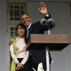 obama hugging