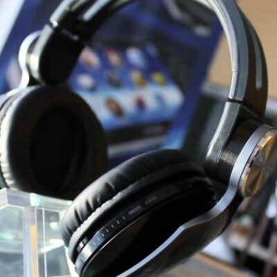 Gadget Review: PS3 Pulse Wireless Stereo Headset