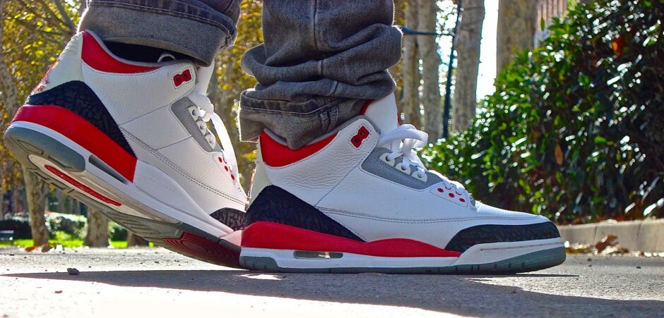 Can I Kick It? | Air Jordan III – Fire Red