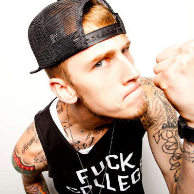 Video: Machine Gun Kelly ft. Kellin Quinn – Swing Life Away
