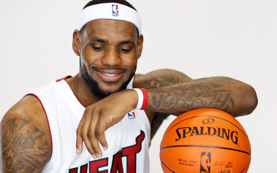 LeBron James In Talks With Warner Bros